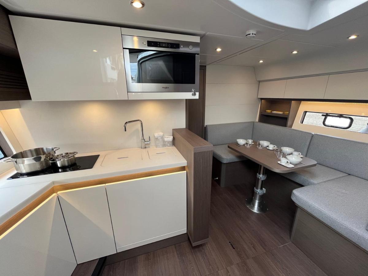 Puissance, Elegance Et Style, Yacht A Deauville Exterior photo